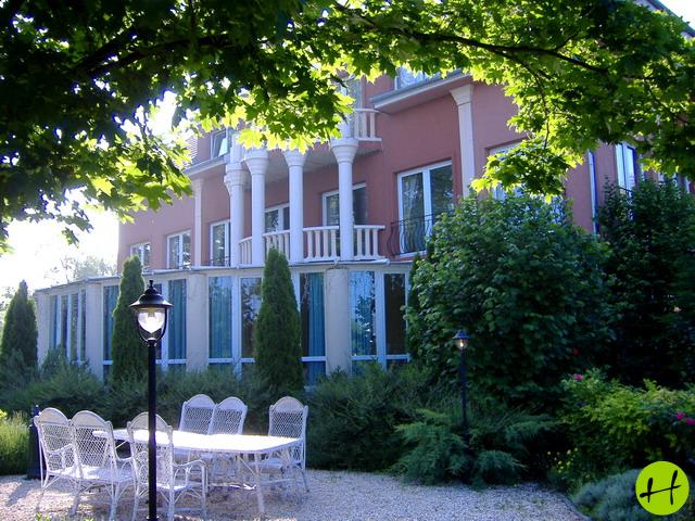 38_kek_duna_wellness_hotel_epulet_resize