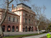 Déryné Művelődési Központ Jászberény