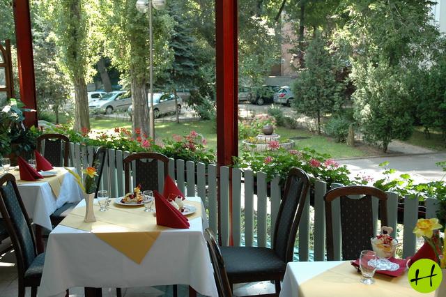 713_hotel_benczur_rendezvenyterem__01_resize